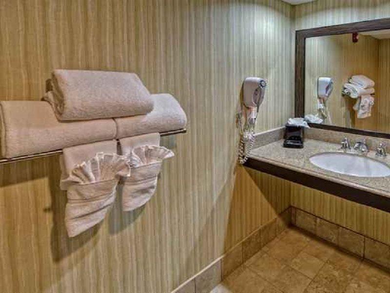 The Clarion & Conference Center 3* Columbus